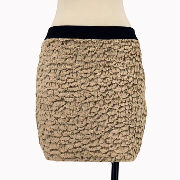 silence + noise Dresses & Skirts - NWOT UO silence + noise Pink Feather Skirt